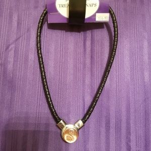 Treasure snap necklace